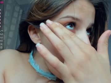 girl
        shinyydiamond cam image #2114433