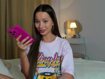 girl
        honeybae3 cam image #6490443