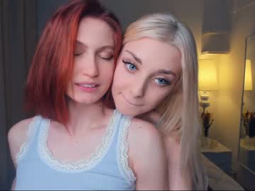 girl
        point_of_love cam image #2828995