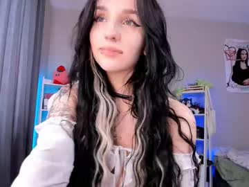 girl
        vivian_qwerty cam image #6415401