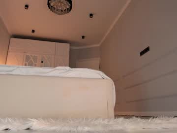 girl
        stella__grace cam image #4701363