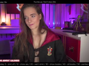 girl
        hermione_potter_couple cam image #448514