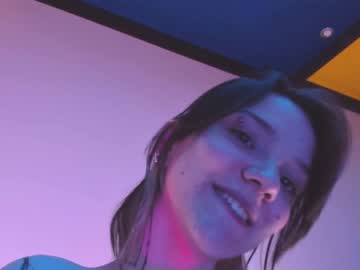 girl
        raypeach cam image #319632