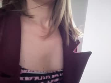 girl
        eatmypie69 cam image #6877956