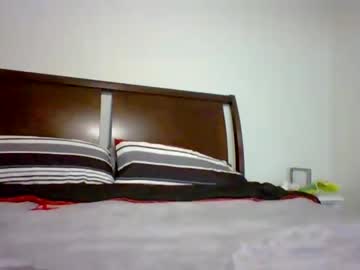 girl
        gabbyrainy cam image #1335321