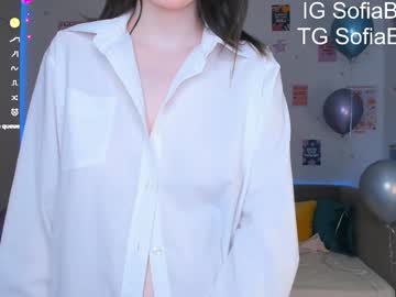 girl
        sofiabrookss cam image #6537242