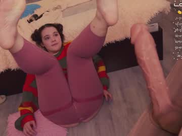 girl
        chery_lady22 cam image #567599