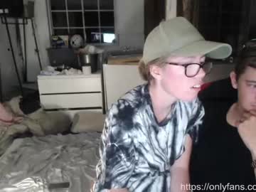 couple
        nezzey cam image #461416