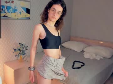 girl
        keeleyhane cam image #6153758