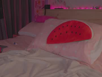 girl
        kittenmoon_ cam image #4185491