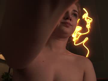 girl
        ammysky_ cam image #1599262