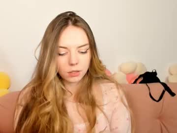 girl
        thisisamelia cam image #6289915
