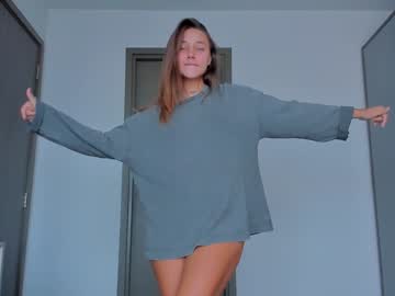girl
        eleonora_linn_ cam image #6077517