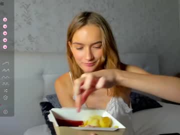 girl
        emma_jhons0n cam image #4882912