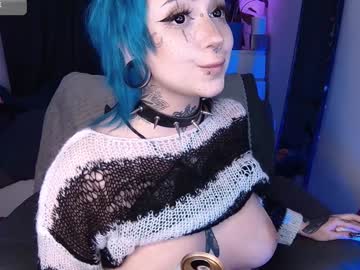 girl
        aciddroll cam image #5572404