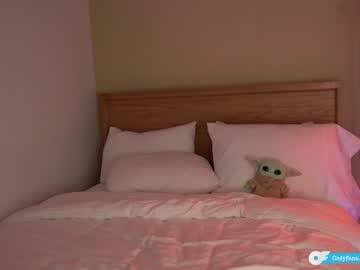 girl
        chloewildd cam image #2604078