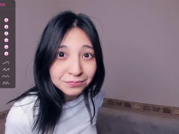 girl
        alwayssmile8 cam image #3030945