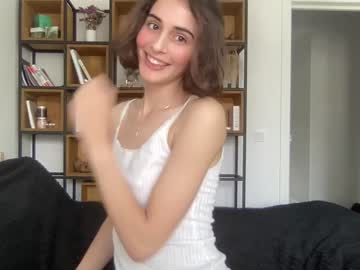 girl
        crown_of_vice01 cam image #2522812