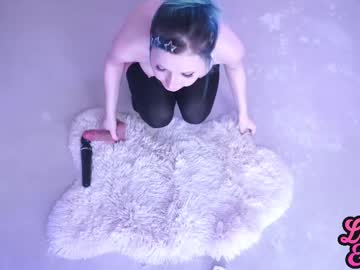 girl
        lucille_evans cam image #6422803