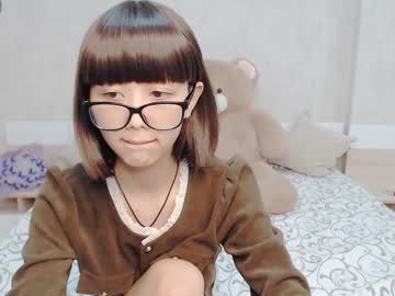 girl
        little_yena cam image #3015274
