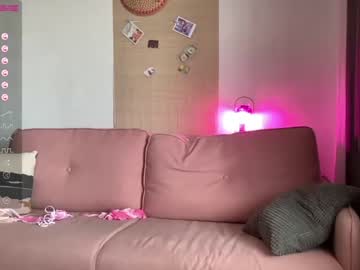 girl
        elli_harmon cam image #1705618