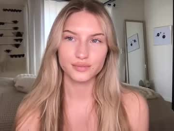 girl
        thezabrina cam image #1283325