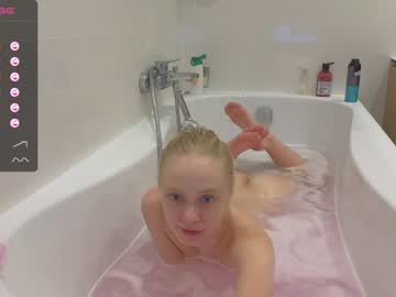 girl
        stacy_fanning cam image #2573232
