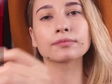 girl
        ameliajasmina cam image #3021776