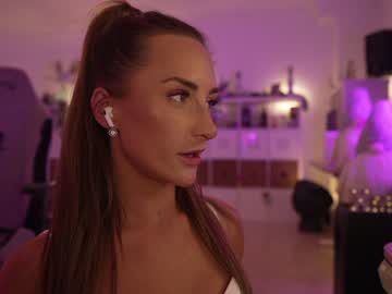 girl
        hannahjames710 cam image #3072008