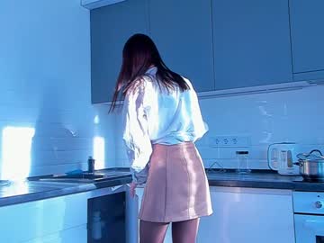 girl
        janecoxa cam image #2880695