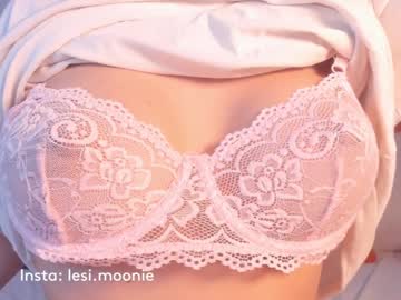 girl
        lesi_moonie cam image #4293494