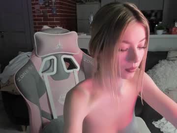 girl
        mia_gothh cam image #4082386