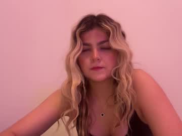 girl
        kateevanss cam image #6444931