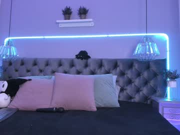 girl
        naomii_soto cam image #5557322