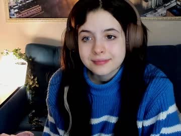 girl
        nessa_more cam image #687660