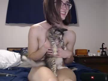 girl
        lacey_lilah_ss cam image #2384594