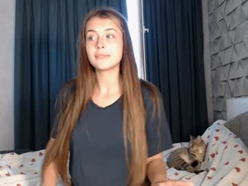 girl
        lisa_amato cam image #4763261