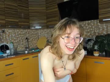 girl
        udelaborom cam image #3709869