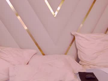 girl
        gwenbanks cam image #4023948