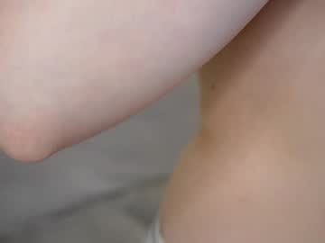 girl
        katiebrach cam image #6151016