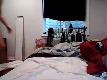 girl
        notyourplaybunny00 cam image #1140162