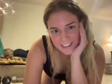 couple
        snowbunnyass cam image #659214