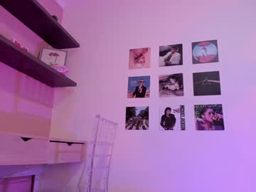 girl
        little_effy18_ cam image #4955616