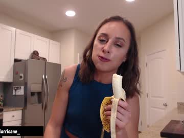 girl
        holihurricane cam image #812266
