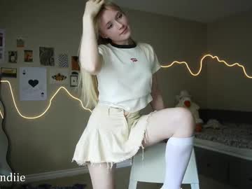 girl
        bestblondiiecb cam image #6239447