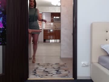 girl
        carmela_fox cam image #4051300