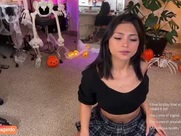 girl
        sweet_littleee cam image #5357010