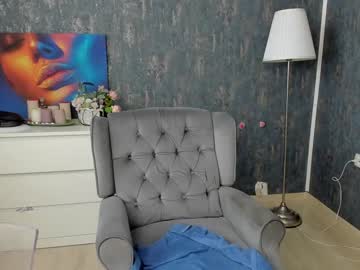 girl
        kairafantasy cam image #3979701