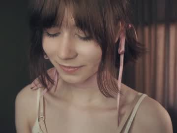 girl
        meghanash cam image #4030236