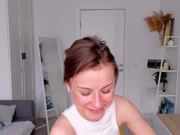 girl
        elannand cam image #6689564